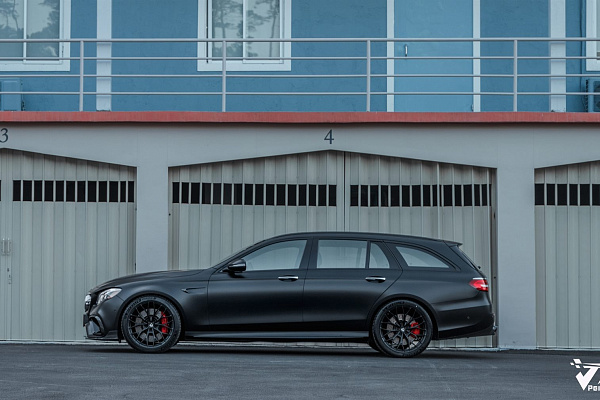 Фото дисков Anrky AN10 Черный сатин на Mercedes-Benz E-Class (W213, S213, C238)