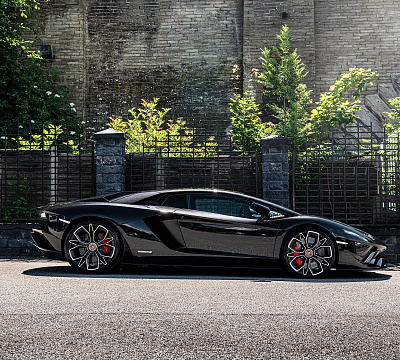 Фото дисков Kahn Type 53 на Lamborghini Aventador