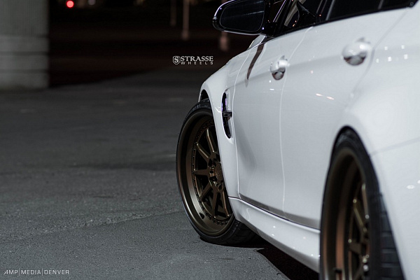 Фото дисков Strasse Wheels R10 Competition Сатиновая темная бронза на BMW 3/M3 (F3x/F80)