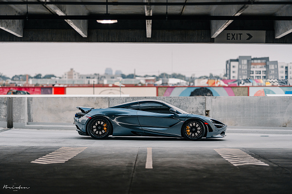 Фото дисков Brixton Forged CM6-R Черный сатин на McLaren 720S