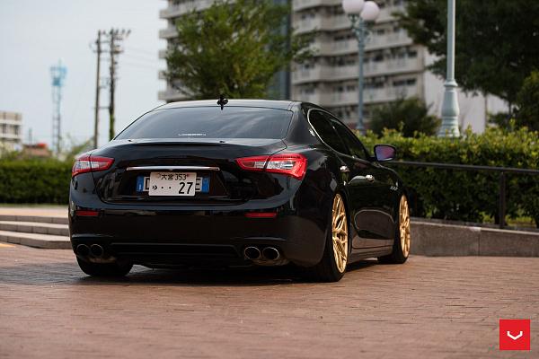 Фото дисков Vossen HF-2 Глянцевое золото на Maserati Ghibli