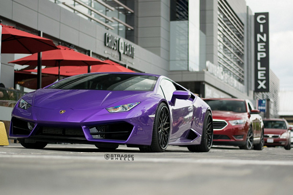 Фото дисков Strasse Wheels SV10M Deep Concave FS Черный глянец на Lamborghini Huracan