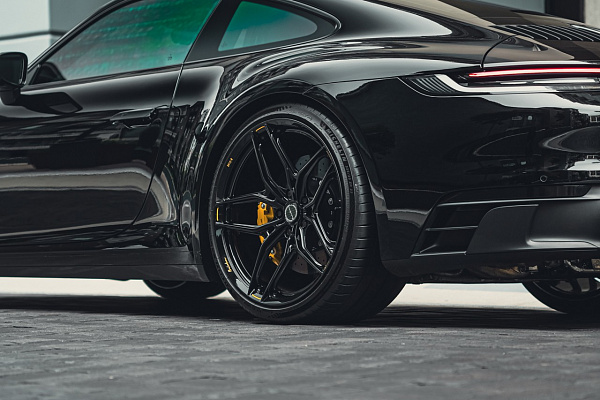 Фото дисков Brixton Forged PF12 R / RS Черный глянец на Porsche 911 VIII