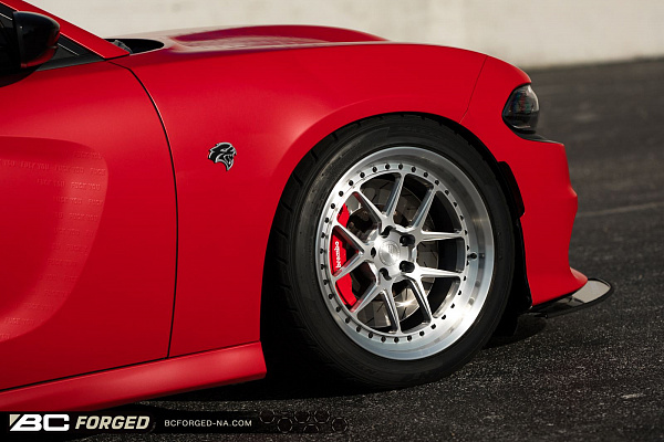 Фото дисков BC Forged LE52 // MLE52 Глянцевый лак на Dodge Charger VII
