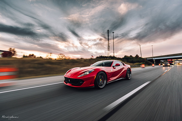 Фото дисков Brixton Forged PF5 Глянцевый темный лак на Ferrari 812