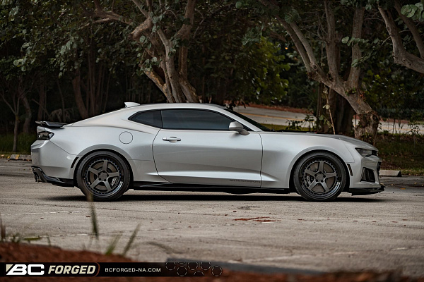 Фото дисков BC Forged LE05 // MLE05 Матовый графит на Chevrolet Camaro VI
