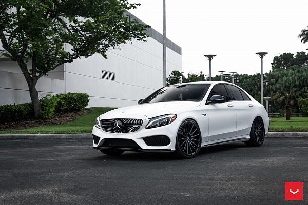 Фото дисков Vossen VFS-2 Черный глянец на Mercedes-Benz C-Class (W205)