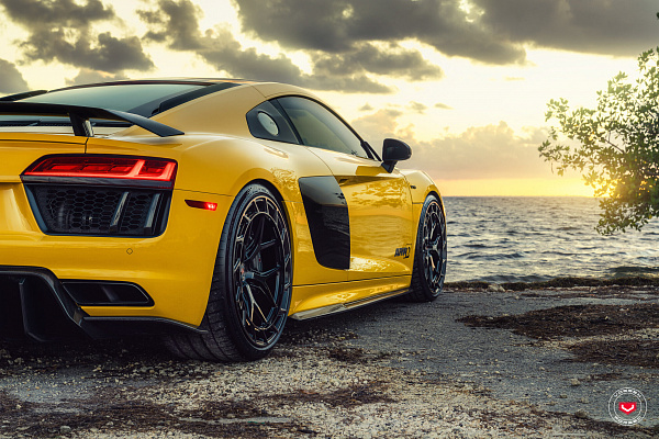 Фото дисков Vossen LC3-01T Черный глянец на Audi R8 (4S)