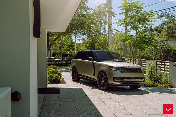 Фото дисков Vossen HF-8 Черный глянец на Land Rover Range Rover V