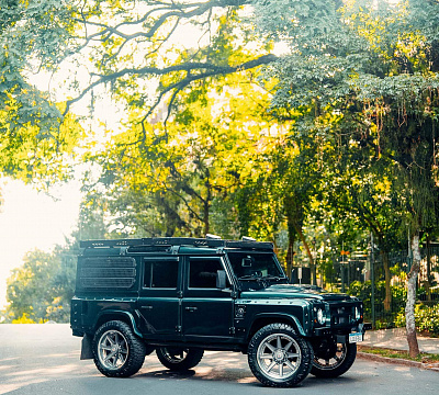 Фото дисков HRE HD188 на Land Rover Defender I