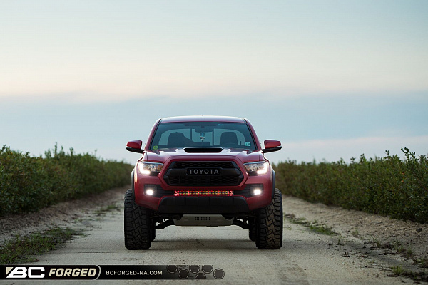 Фото дисков BC Forged LE61 // MLE61 Сатиновая бронза на Toyota Tacoma III