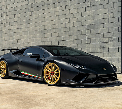Фото дисков Strasse Wheels SV12 Deep Concave Duoblock на Lamborghini Huracan