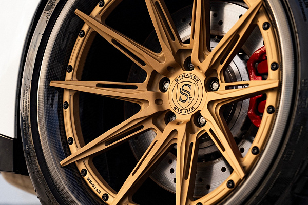 Фото дисков Strasse Wheels SV10-RS Deep Concave FS Сатиновое золото на BMW 3/M3 (G2x/G80)