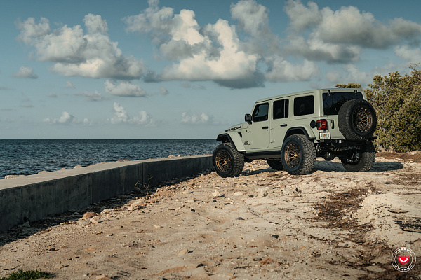 Фото дисков Vossen LCX-03 Сатиновая бронза на Jeep Wrangler IV (JL)