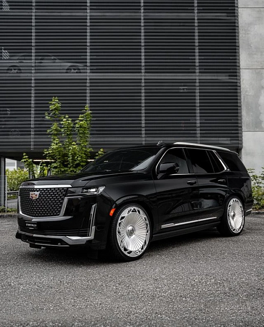 Фото дисков ST Luxury Полированный лак на Cadillac Escalade V