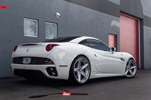 Фото дисков Anrky AN35 Глянцевый лак на Ferrari California