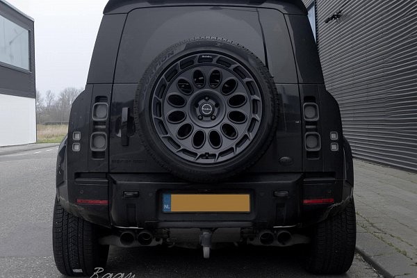 Фото дисков Brixton Forged TR21 AERO1 Черный сатин на Land Rover Defender II