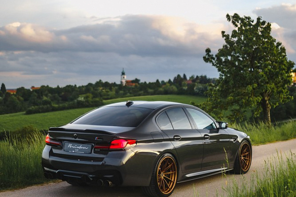 Фото дисков Brixton Forged R11-R Сатиновое темное золото на BMW 5/M5 (G30/F90)
