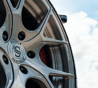 Фото дисков Strasse Wheels SM5R Deep Concave Duoblock на Cadillac ATS