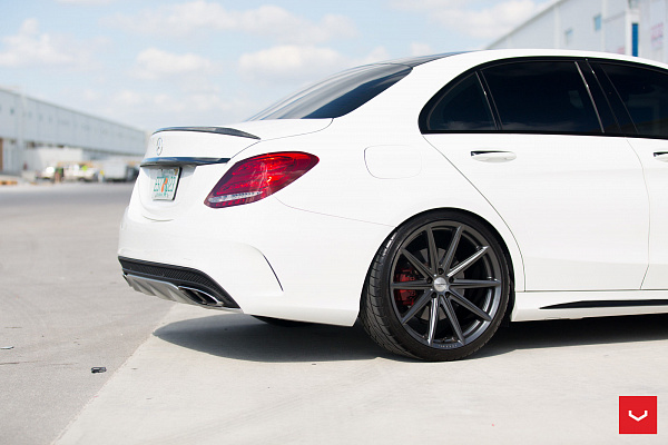 Фото дисков Vossen VFS-10 Глянцевый графит на Mercedes-Benz C-Class (W205)