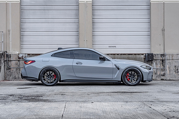 Фото дисков Strasse Wheels SV5 Deep Concave Duoblock Черный сатин на BMW 4/M4 (G22/G82)