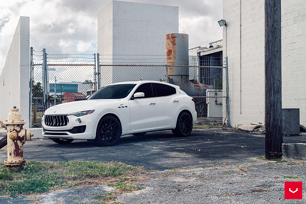 Фото дисков Vossen HF-7 Черный сатин на Maserati Levante