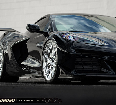 Фото дисков BC Forged HCS02 на Chevrolet Corvette C8