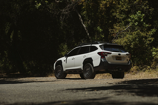 Фото дисков Black Rhino AWOL Черный сатин на Subaru Outback BT