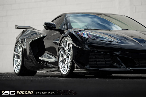 Фото дисков BC Forged HCS02 Полированный лак на Chevrolet Corvette C8