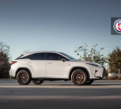 Фото дисков HRE P200 на Lexus RX IV