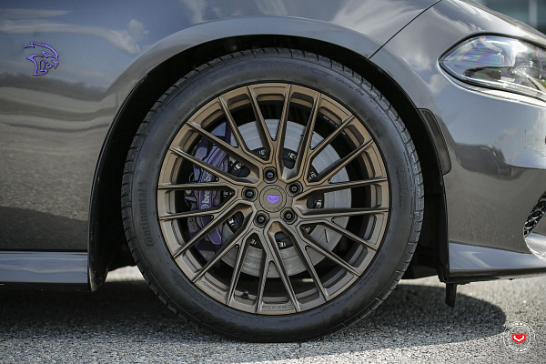 Фото дисков Vossen EVO-6T Сатиновая бронза на Dodge Charger VII