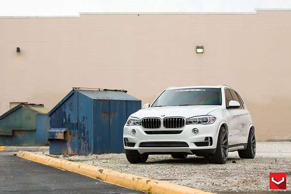 Фото дисков Vossen VFS-1 Сатиновый графит на BMW X5/X5 M (F15/F85)
