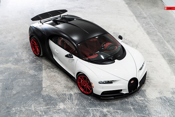 Фото дисков Anrky AN13 Красный сатин на Bugatti Chiron