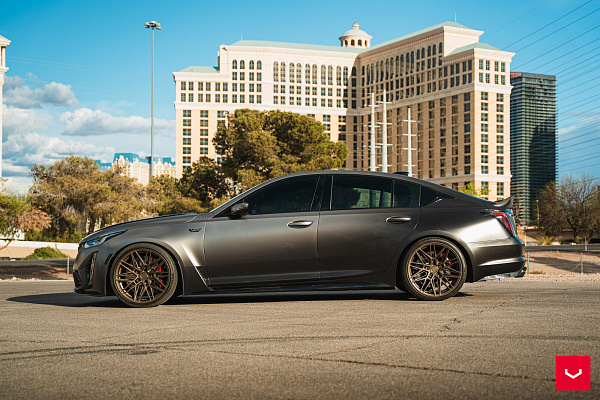 Фото дисков Vossen HF-7 Сатиновая бронза на Cadillac CT5
