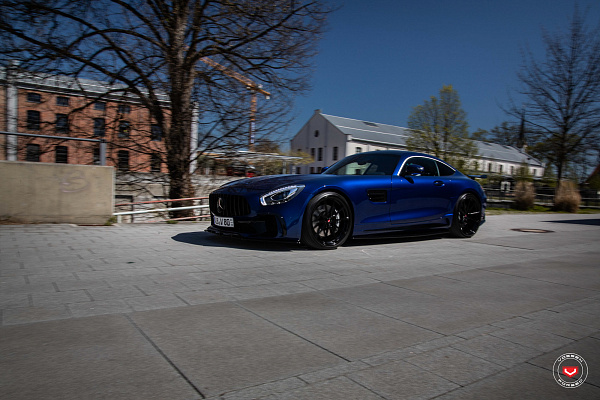 Фото дисков Vossen M-X2 Черный глянец на Mercedes-Benz AMG GT I