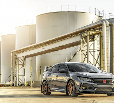 Фото дисков Motegi Racing MR147 CM7 на Honda Civic Type R FK8