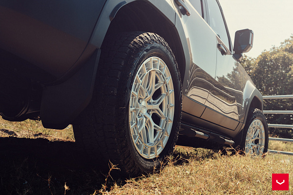 Фото дисков Vossen HFX-1 (6-Lug) Серебро на Toyota Land Cruiser Prado 250