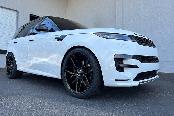 Фото дисков Giovanna Bogota Черный глянец на Land Rover Range Rover Sport III