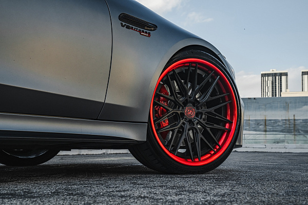 Фото дисков Strasse Wheels SV10M-RS Deep Concave FS Другой цвет на Mercedes-Benz AMG GT I
