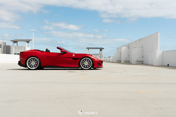 Фото дисков Anrky AN10 Глянцевый лак на Ferrari Portofino