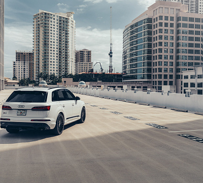 Фото дисков Vossen HF-8 на Audi Q7 (4M)