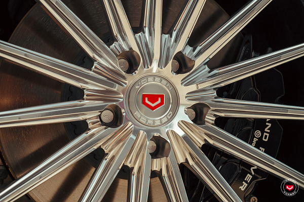 Фото дисков Vossen VPS-2 (3-Piece) Глянцевый лак на Range Rover V