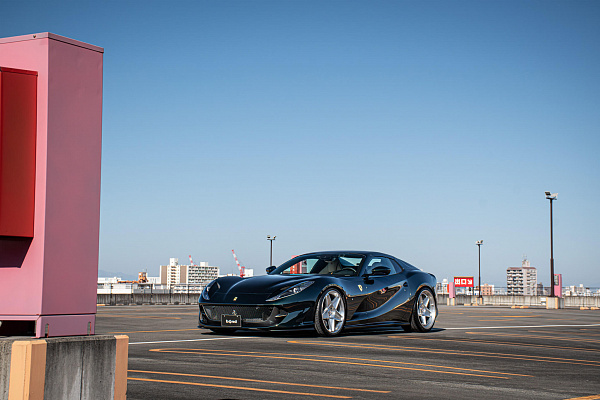 Фото дисков HRE 505M Глянцевый лак на Ferrari 812