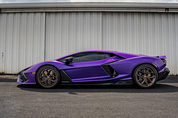 Фото дисков Anrky S3-X0 Глянцевая бронза на Lamborghini Revuelto
