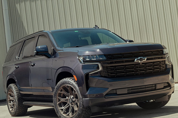 Фото дисков 4PLAY 4P83 Сатиновая бронза на Chevrolet Tahoe V