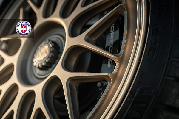 Фото дисков HRE 300 GTS Сатиновая шампань на Porsche 911 VIII
