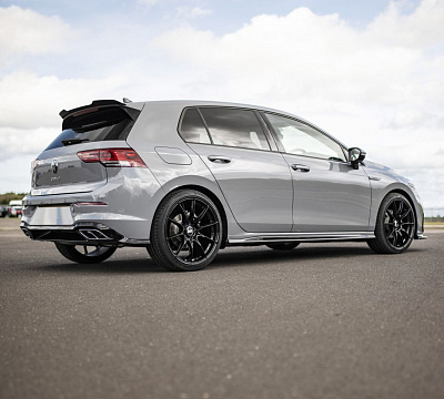 Фото дисков Bola FLB на Volkswagen Golf VIII