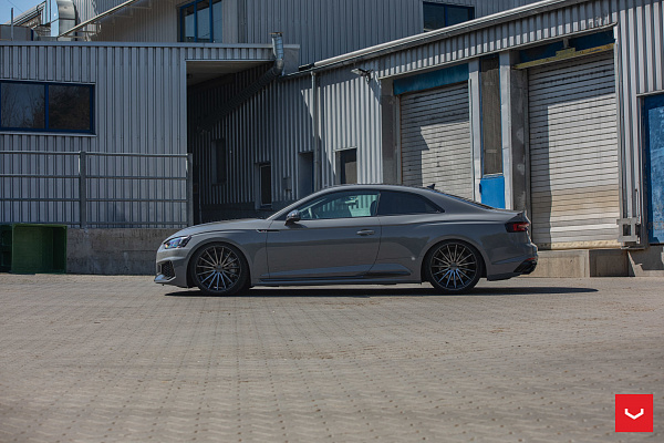 Фото дисков Vossen VFS-2 Глянцевый темный лак на Audi A/S/RS 5 (F5)