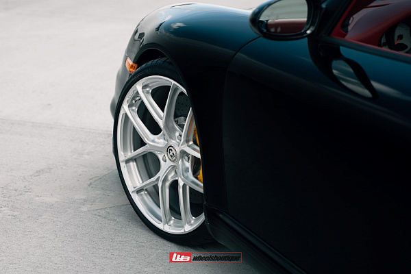 Фото дисков HRE P101SC Глянцевый лак на Porsche 911 VI