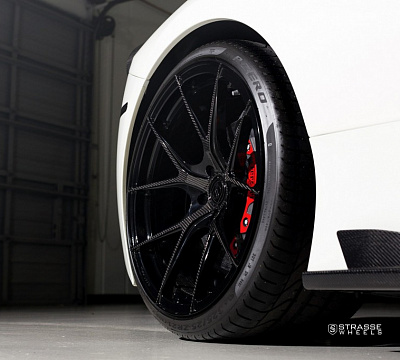 Фото дисков Strasse Wheels SM5R Deep Concave Monoblock на Ferrari 458